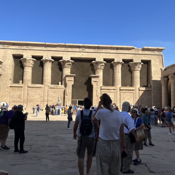 12 Edfu Forecourt1 600x600