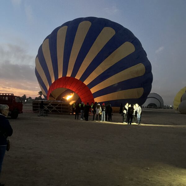 2 Blowing up balloons2 1 600x600