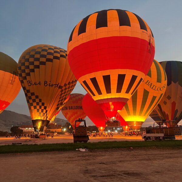 2 Blowing up balloons5 1 600x600