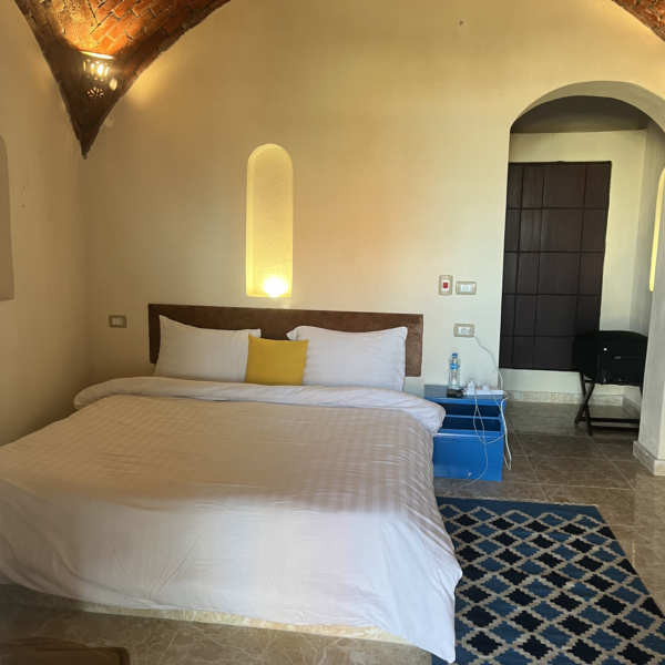 2 Hotel3 room1 600x600