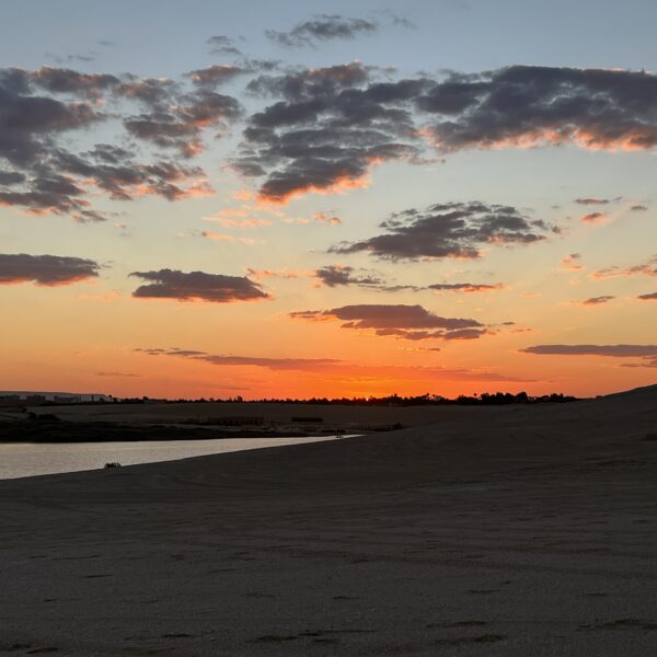 2 Magic Lake Waiting for sunset3 600x600