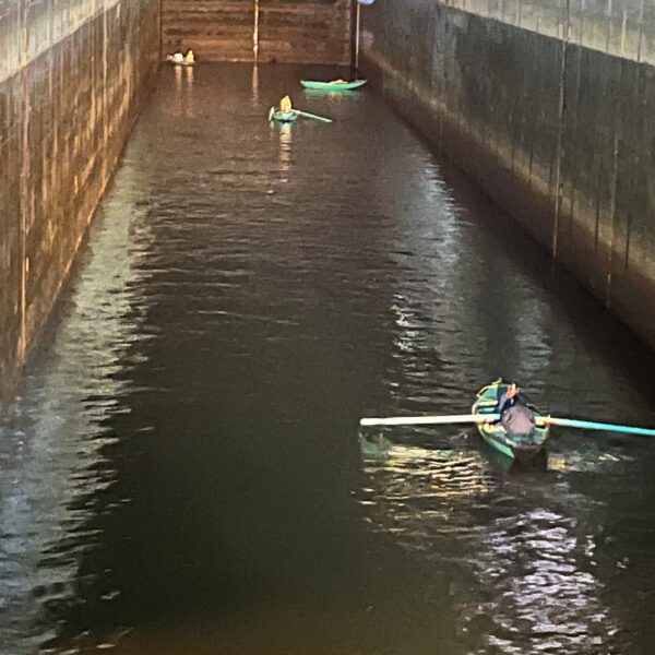 20 Entering Lock1 600x600