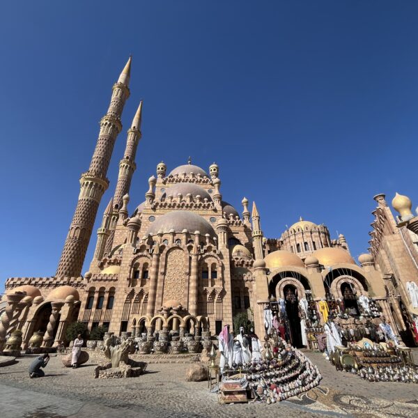 5 Al Mustafa Mosque2 600x600
