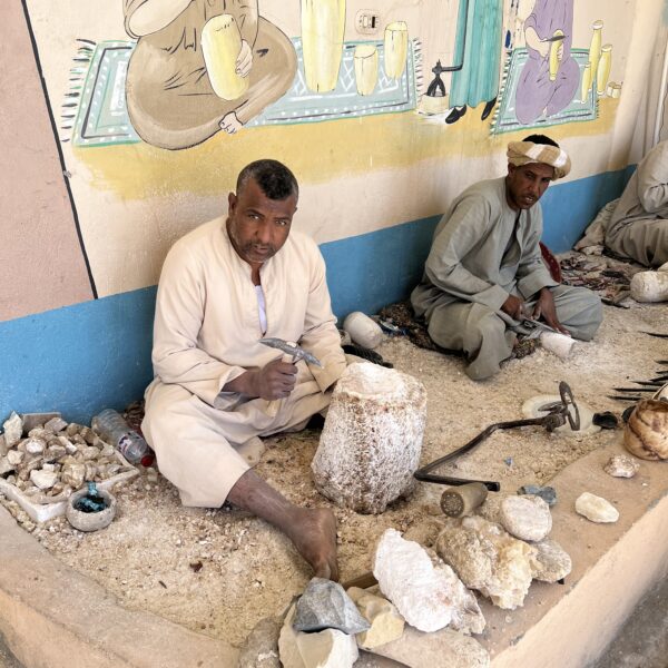 Alabaster1 Workers1 1 600x600