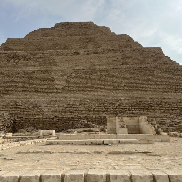 Saqqara Djosers Pyramid2 1 600x600